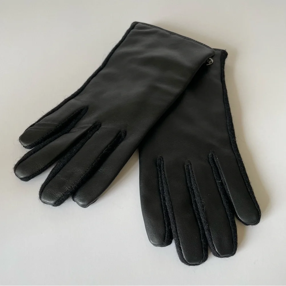 Adrianne Vittadini Black Leather Gloves Size L/XL